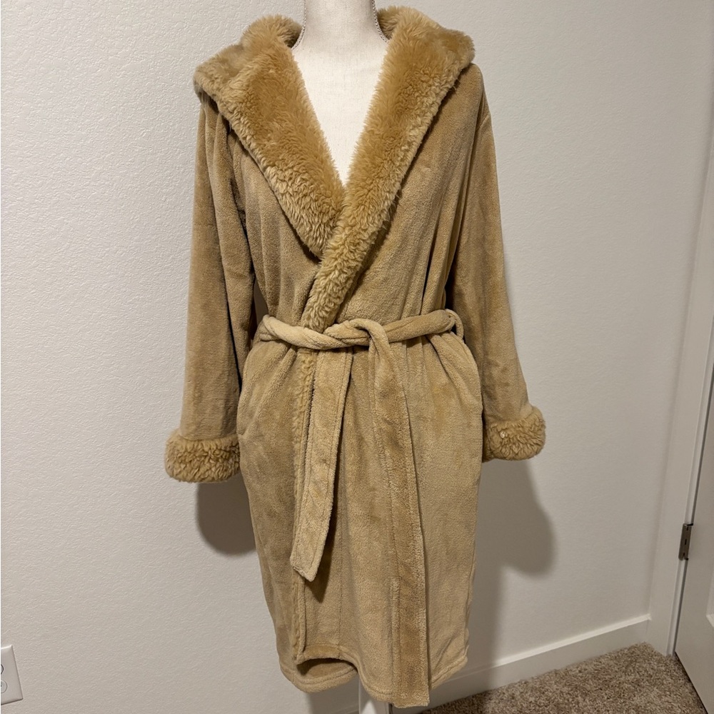 Pottery Barn Alpine Fur Robe Camel Sz Small